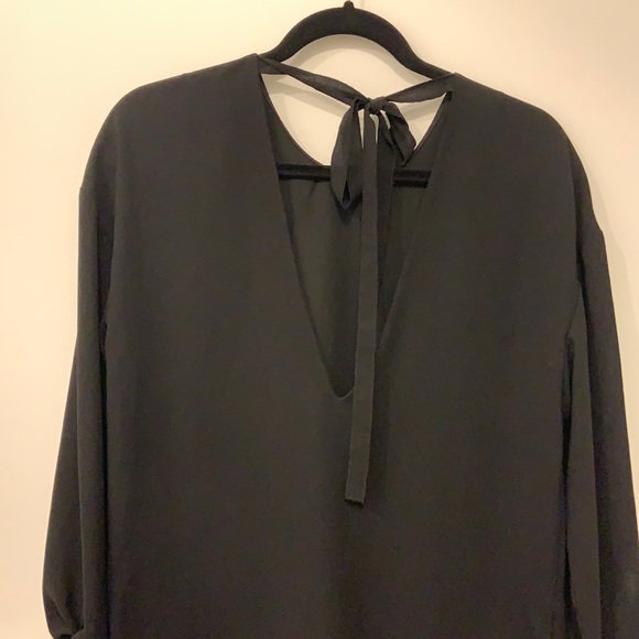 Aritzia Loose Black Dress with a tie at the back - Picture 3 of 4